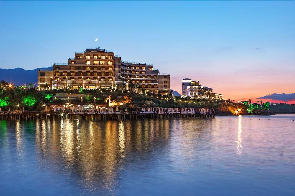 Merit Royal Hotel & Casino Karavas  ภายนอก รูปภาพ