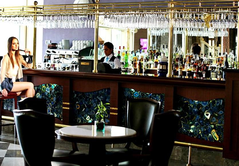 Merit Royal Hotel & Casino Karavas  ภายนอก รูปภาพ