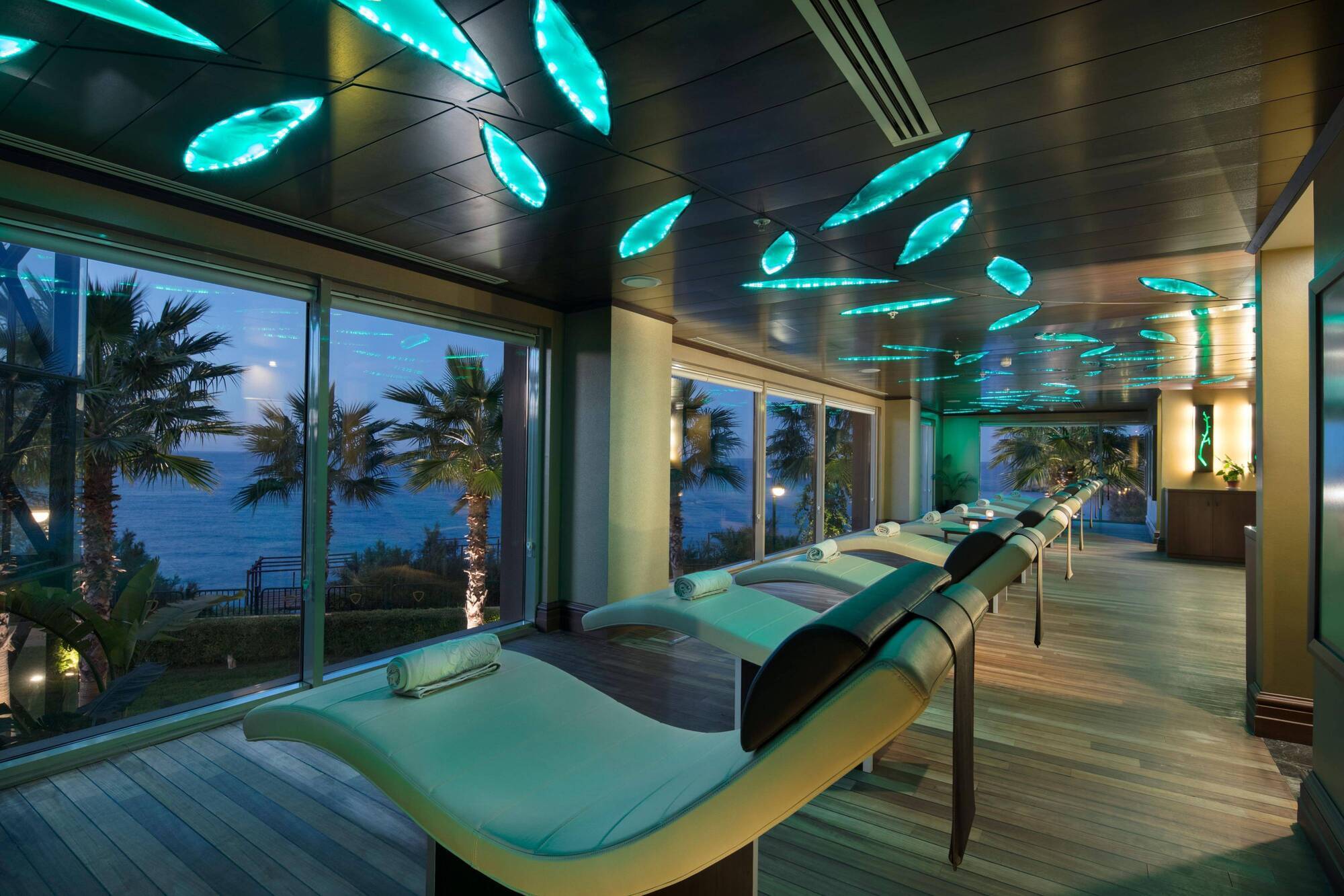 Merit Royal Hotel & Casino Karavas  ภายนอก รูปภาพ